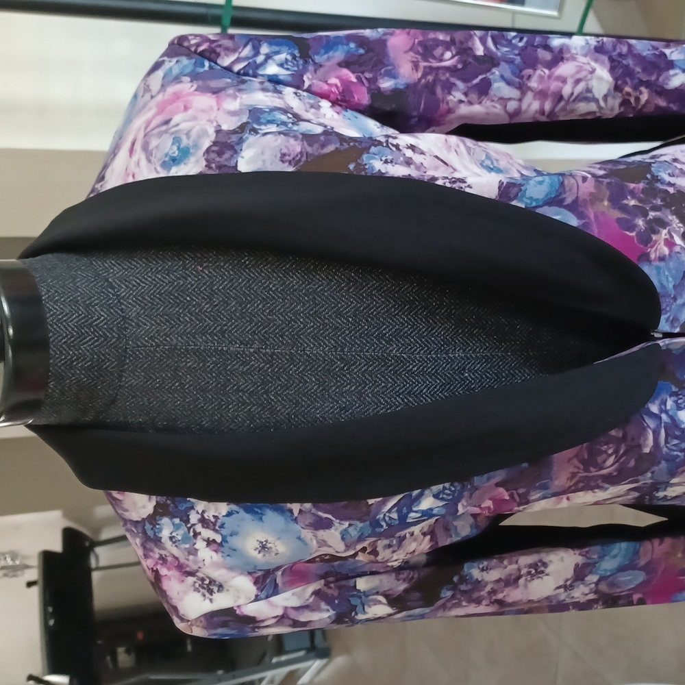 Cache Jacket - Picture 2 of 10